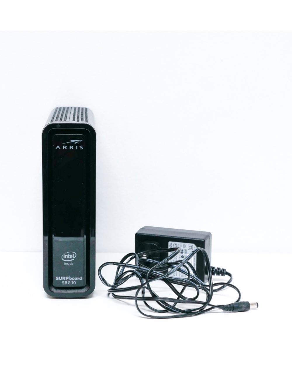 ARRIS (SBG10) - Cable Modem Router - excellent condition - Picture 3 of 5